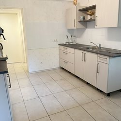 Seminarhaus Zahra Deilami Foto der Raumlichkeiten
